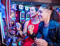 Gambaran antusiasme pengguna Indonesia menikmati hiburan sports dan casino secara mobile